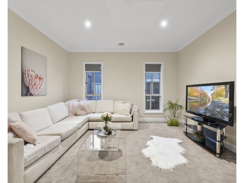 12 Wells Avenue, Taylors Hill VIC 3037