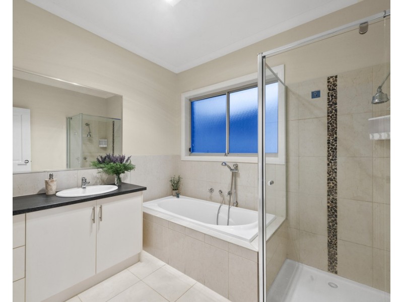 12 Wells Avenue, Taylors Hill VIC 3037