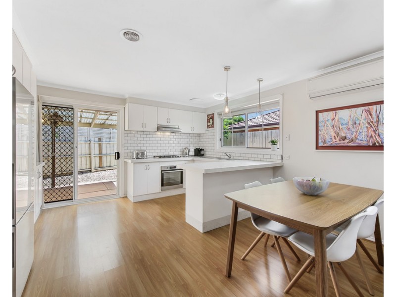 2/35 Hume Drive, Delahey VIC 3037