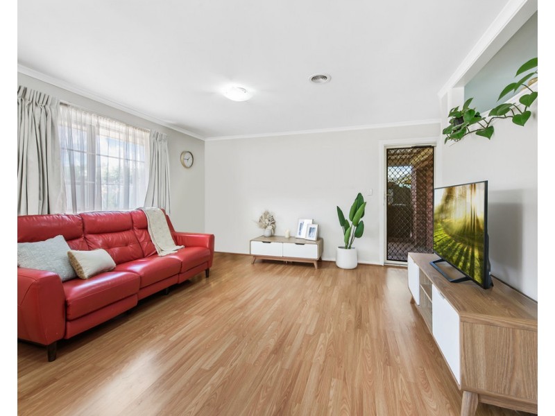 2/35 Hume Drive, Delahey VIC 3037