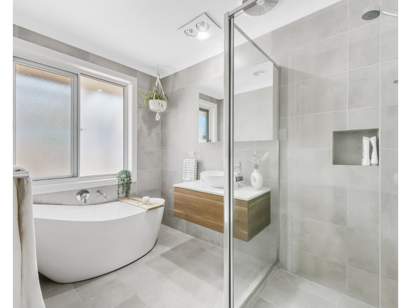 2/35 Hume Drive, Delahey VIC 3037