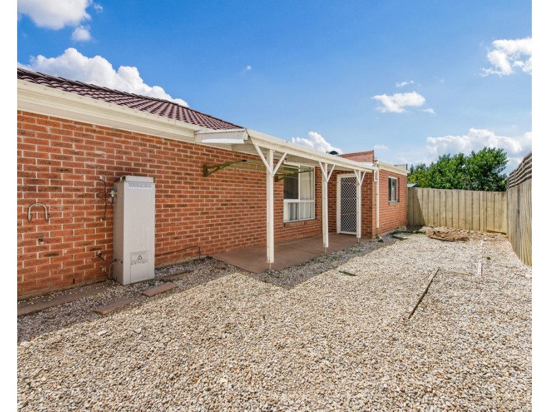 2/35 Hume Drive, Delahey VIC 3037