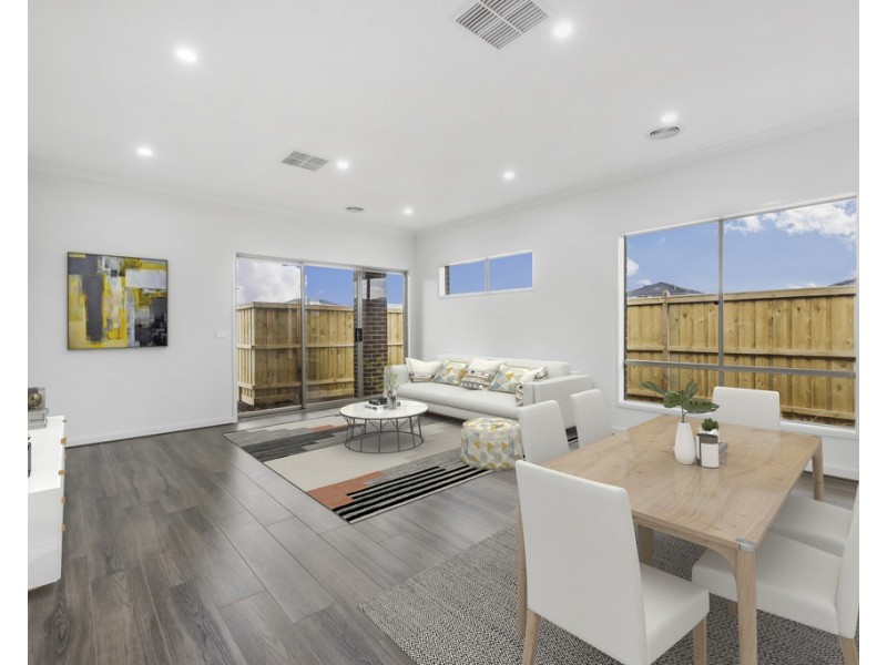 16 Juniper Grove, Rockbank VIC 3335