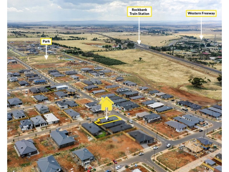 16 Juniper Grove, Rockbank VIC 3335