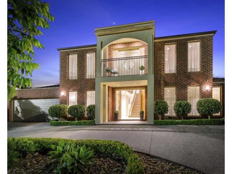 21 Kirribilli Boulevard, Taylors Hill VIC 3037