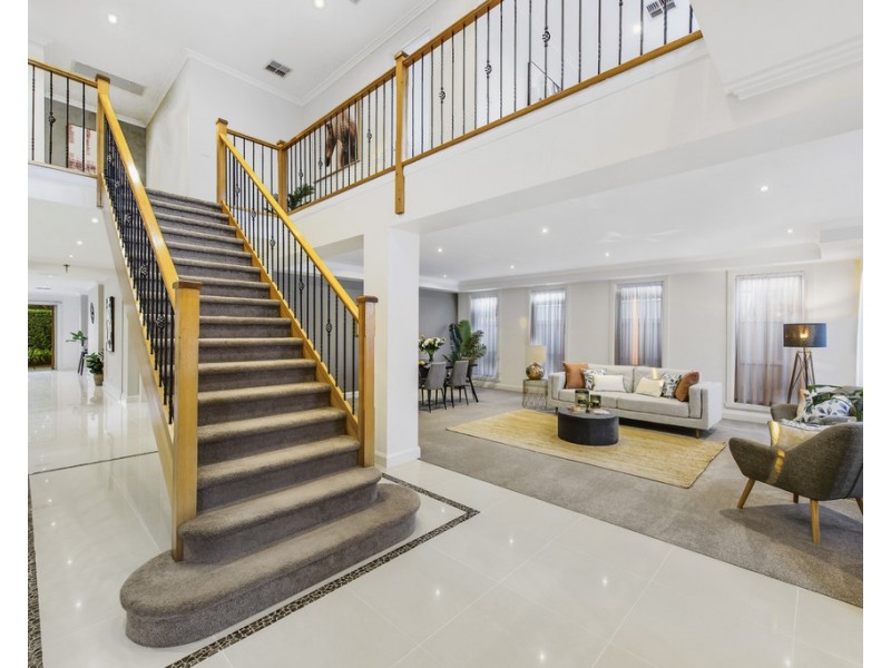 21 Kirribilli Boulevard, Taylors Hill VIC 3037