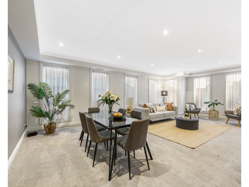 21 Kirribilli Boulevard, Taylors Hill VIC 3037