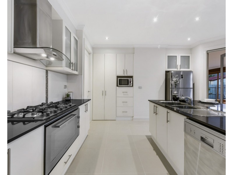 21 Kirribilli Boulevard, Taylors Hill VIC 3037