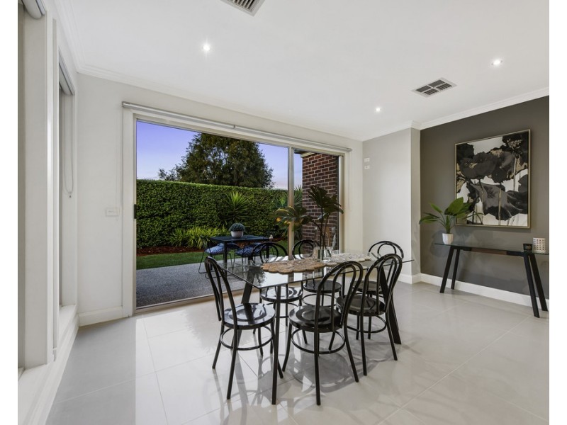 21 Kirribilli Boulevard, Taylors Hill VIC 3037