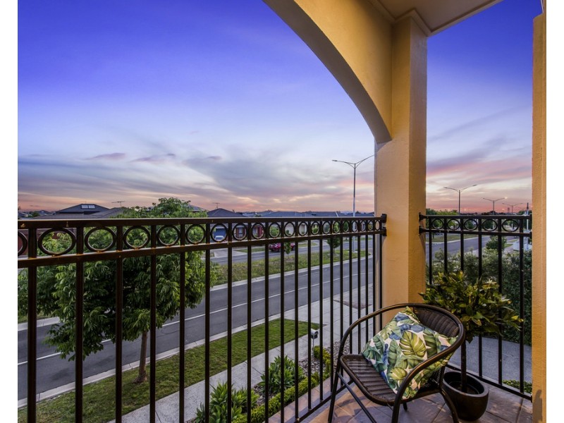 21 Kirribilli Boulevard, Taylors Hill VIC 3037