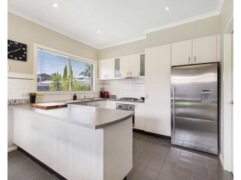 76 Loddon Drive, Taylors Hill VIC 3037