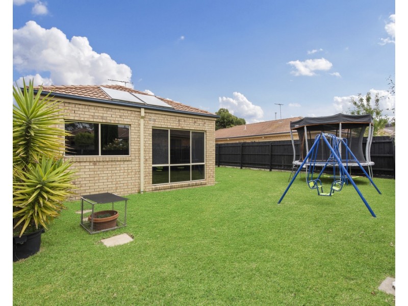 76 Loddon Drive, Taylors Hill VIC 3037