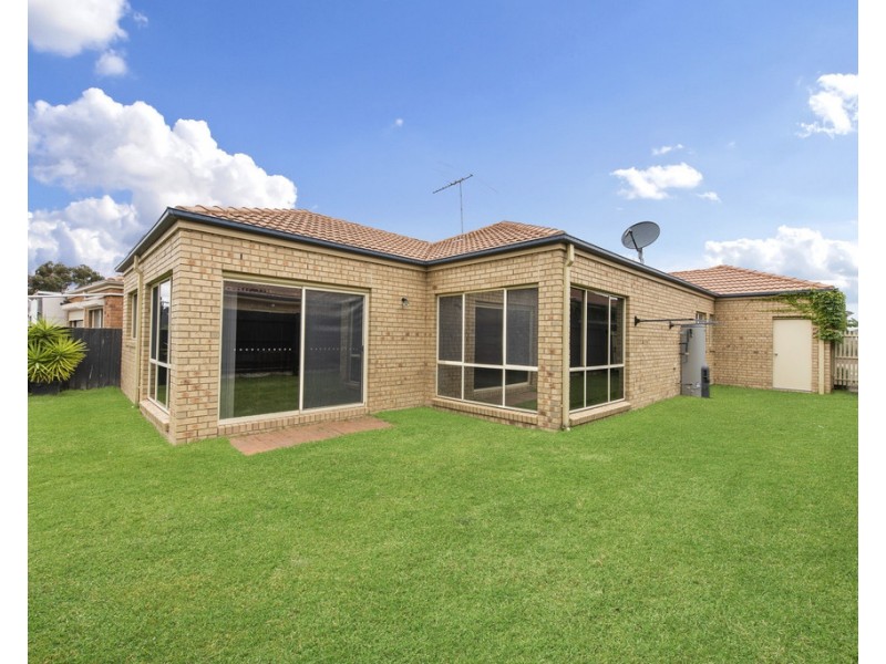 76 Loddon Drive, Taylors Hill VIC 3037