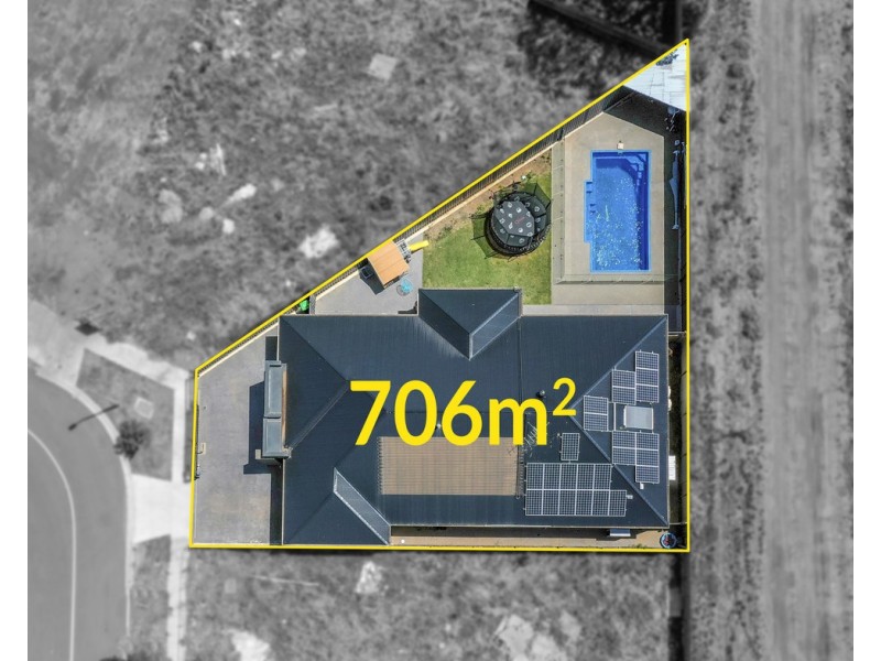 26 Canterbury Circuit, Melton South VIC 3338