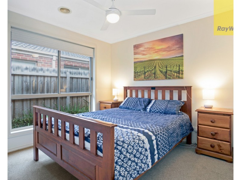 2/59 Jade Way, Hillside VIC 3037