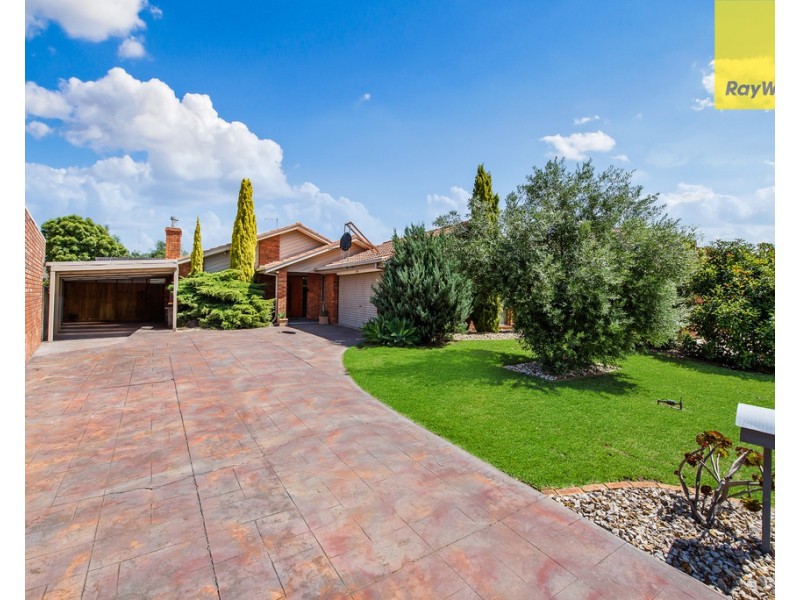 45 Solent Crescent, Taylors Lakes VIC 3038