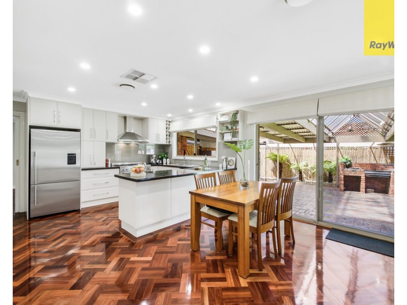 45 Solent Crescent, Taylors Lakes VIC 3038