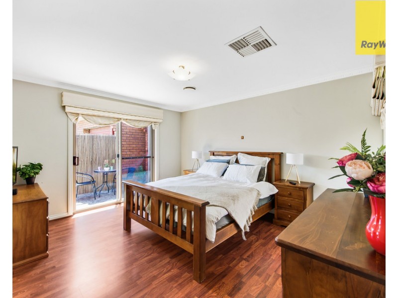 45 Solent Crescent, Taylors Lakes VIC 3038