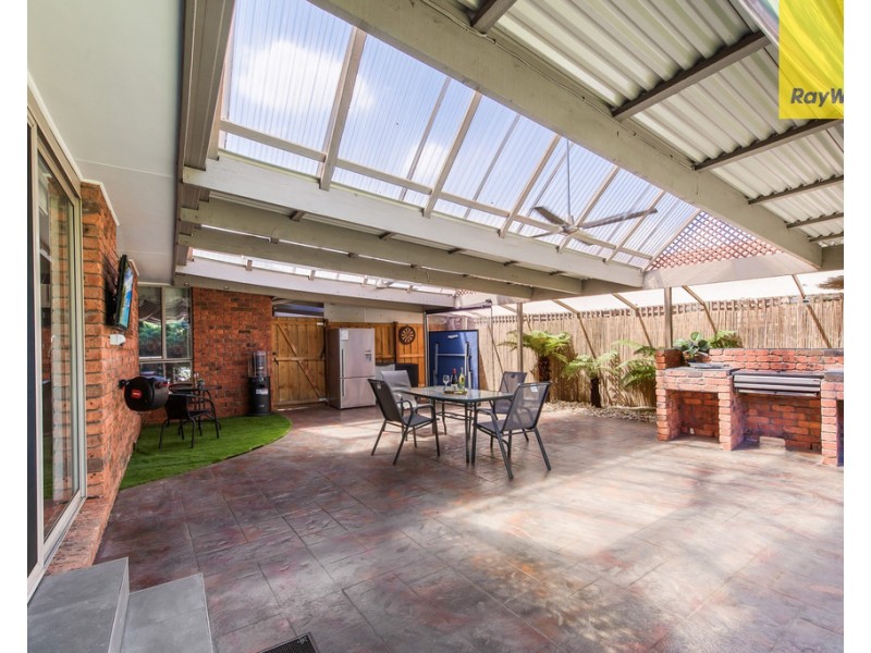 45 Solent Crescent, Taylors Lakes VIC 3038