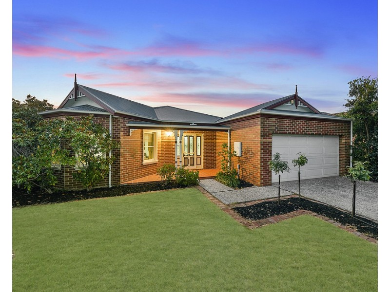 48 Jacaranda Drive, Taylors Hill VIC 3037