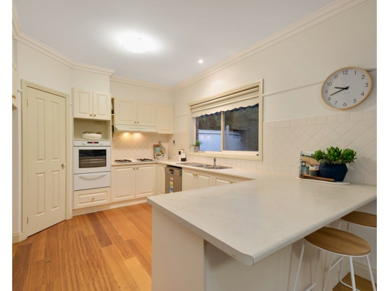 48 Jacaranda Drive, Taylors Hill VIC 3037