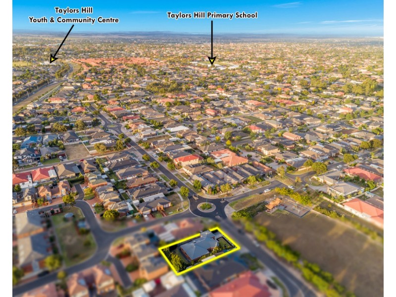 48 Jacaranda Drive, Taylors Hill VIC 3037