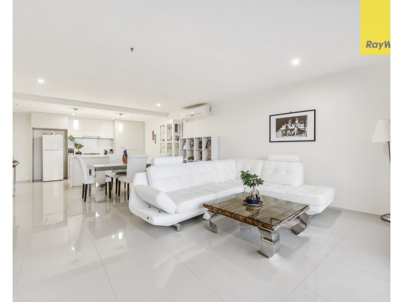 154/73 Lake St, Caroline Springs VIC 3023