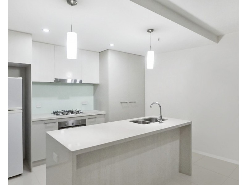 154/73 Lake St, Caroline Springs VIC 3023