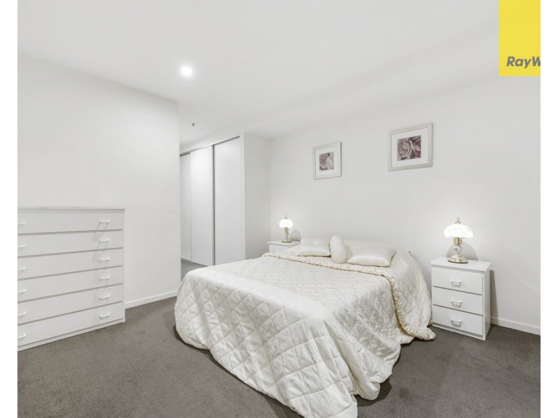 154/73 Lake St, Caroline Springs VIC 3023