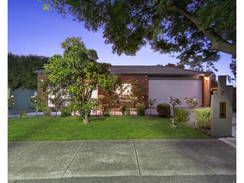 8 Garnet Way, Taylors Hill VIC 3037