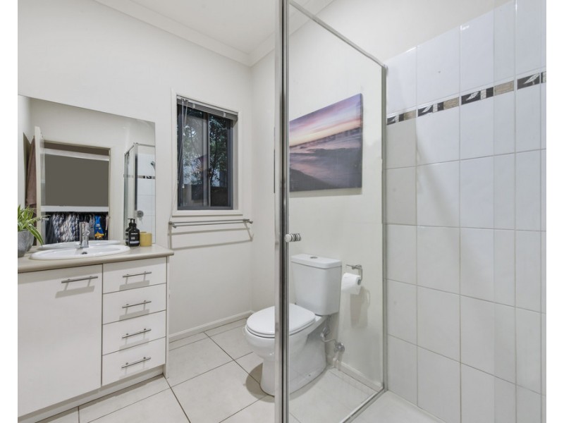 8 Garnet Way, Taylors Hill VIC 3037