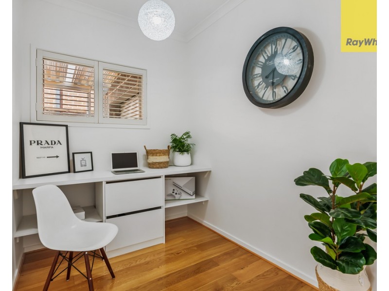 14 Lawson Way, Caroline Springs VIC 3023