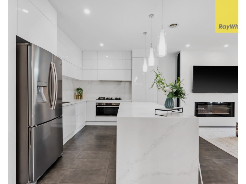 14 Lawson Way, Caroline Springs VIC 3023