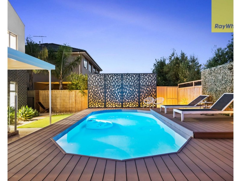 14 Lawson Way, Caroline Springs VIC 3023