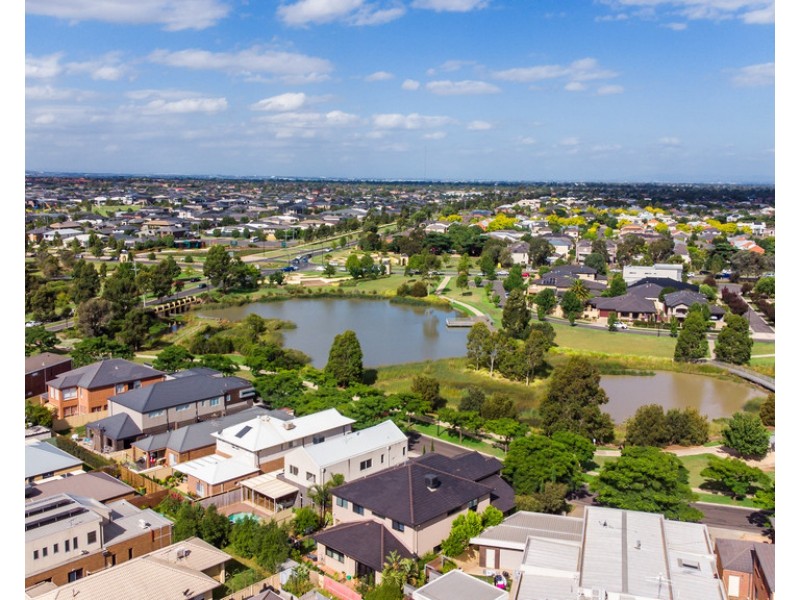 14 Lawson Way, Caroline Springs VIC 3023