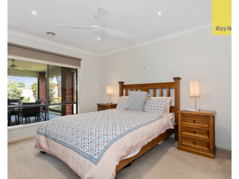 18 Webbs Avenue, Taylors Hill VIC 3037