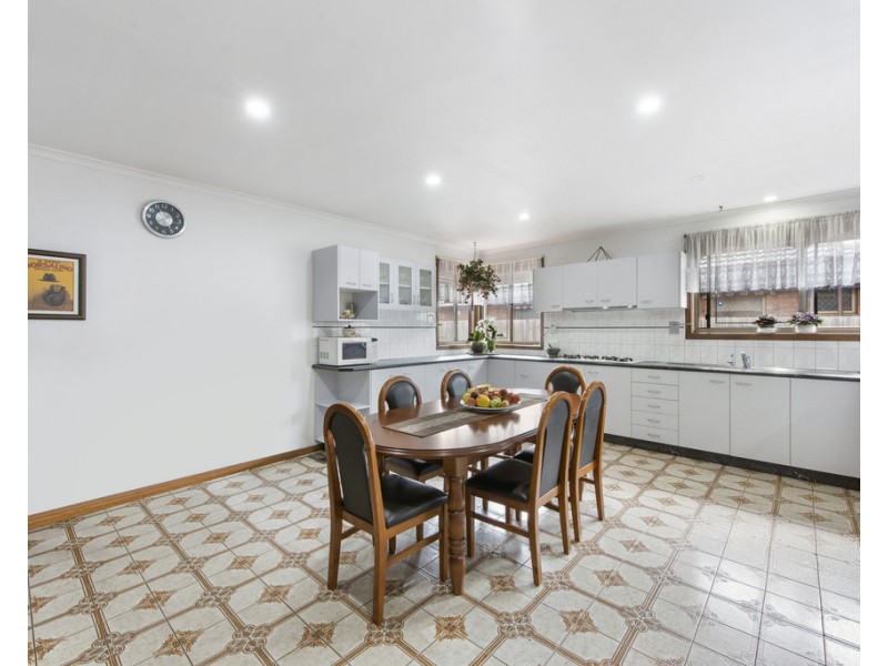 111 Moore Road, Airport West VIC 3042