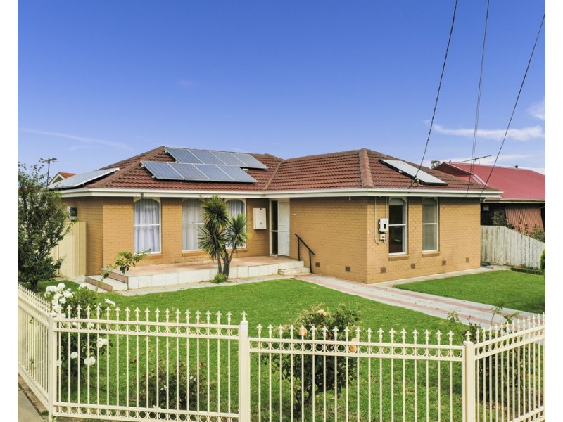 8 Oakwood Road, Albanvale VIC 3021