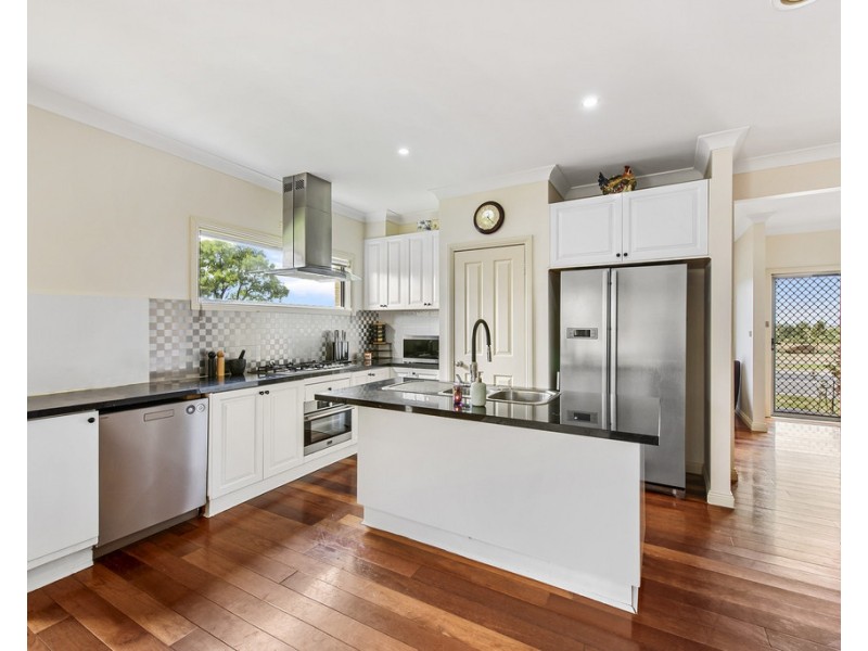 30 Cunningham Chase, Burnside Heights VIC 3023