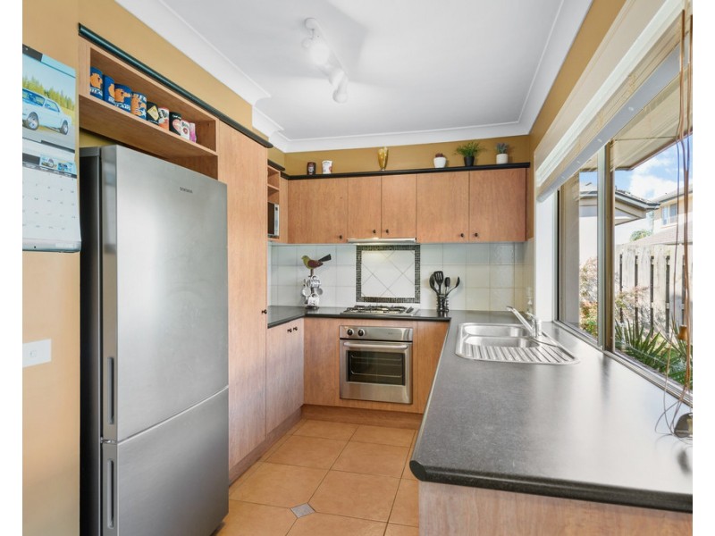 2/330 Sydenham Road, Sydenham VIC 3037