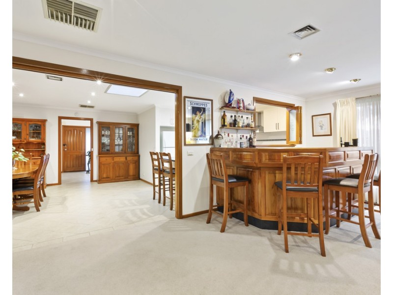 4 Apollo Road, Taylors Lakes VIC 3038