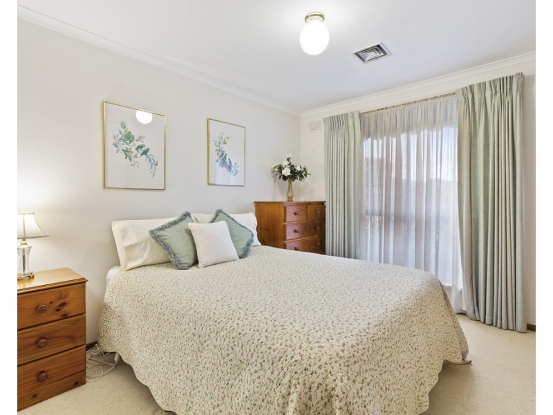 4 Apollo Road, Taylors Lakes VIC 3038