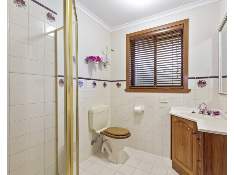 4 Apollo Road, Taylors Lakes VIC 3038