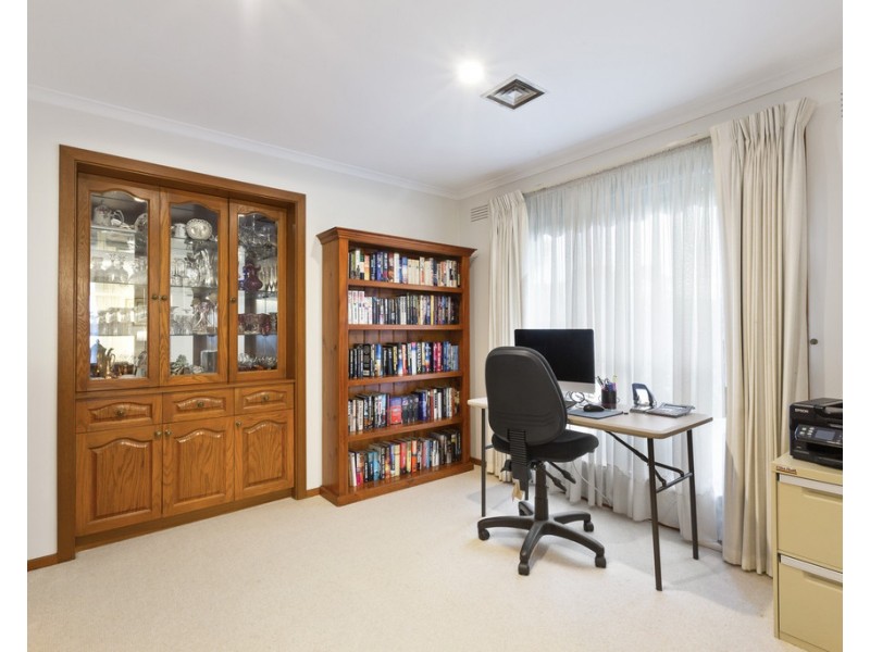 4 Apollo Road, Taylors Lakes VIC 3038