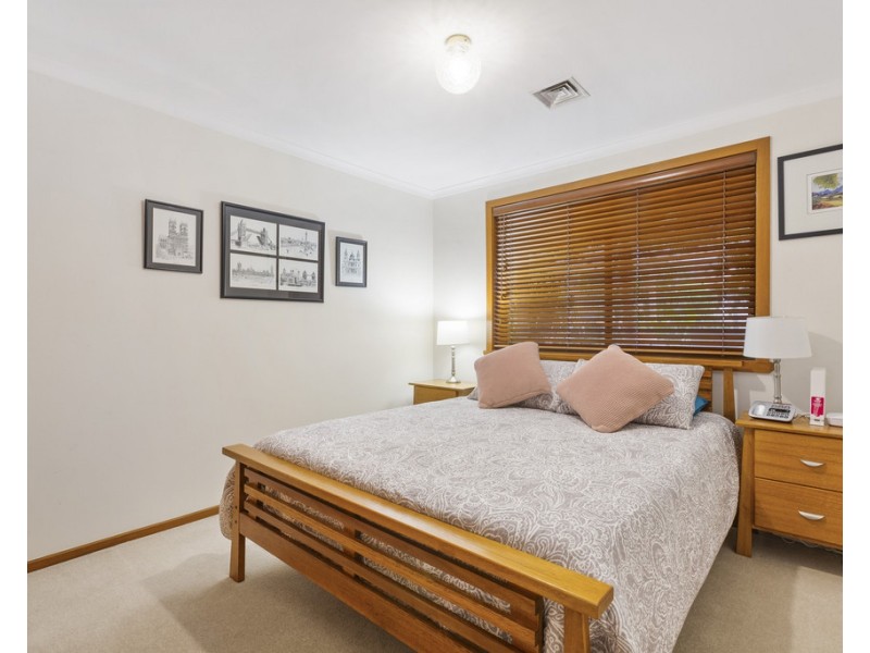 4 Apollo Road, Taylors Lakes VIC 3038