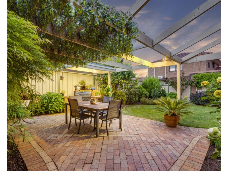 4 Apollo Road, Taylors Lakes VIC 3038