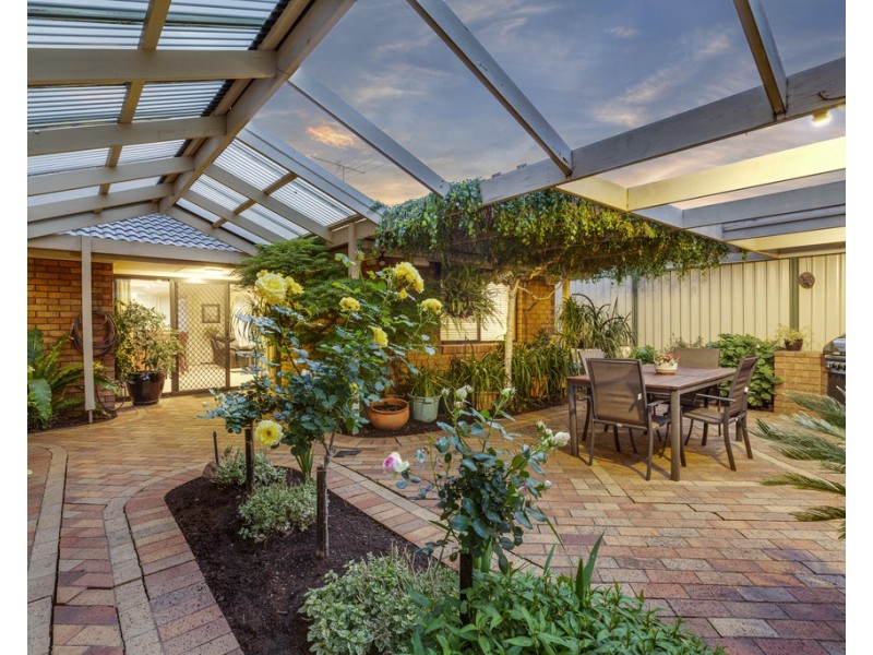 4 Apollo Road, Taylors Lakes VIC 3038