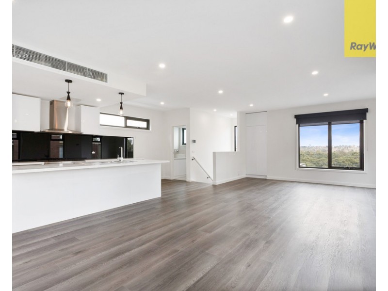 2/4 Riverside Avenue, Keilor VIC 3036