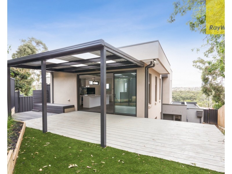 2/4 Riverside Avenue, Keilor VIC 3036