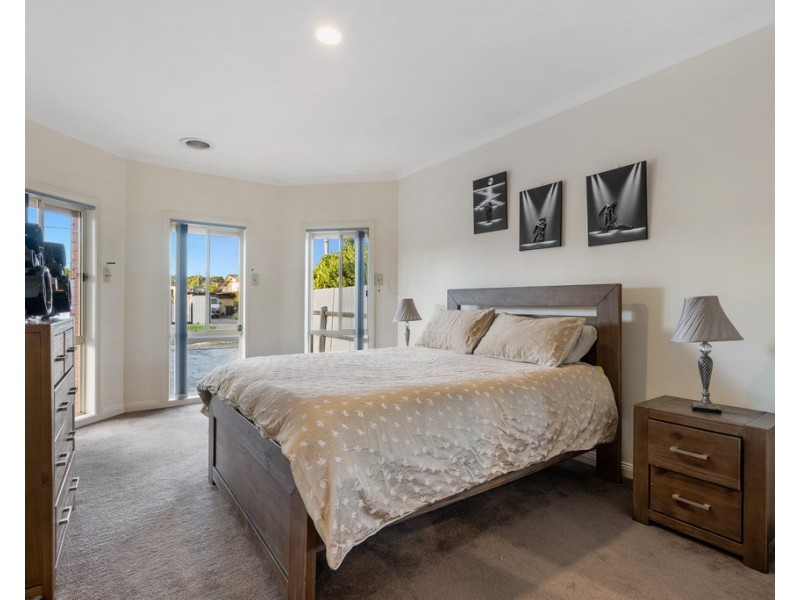 17 Woods Street, St Albans VIC 3021